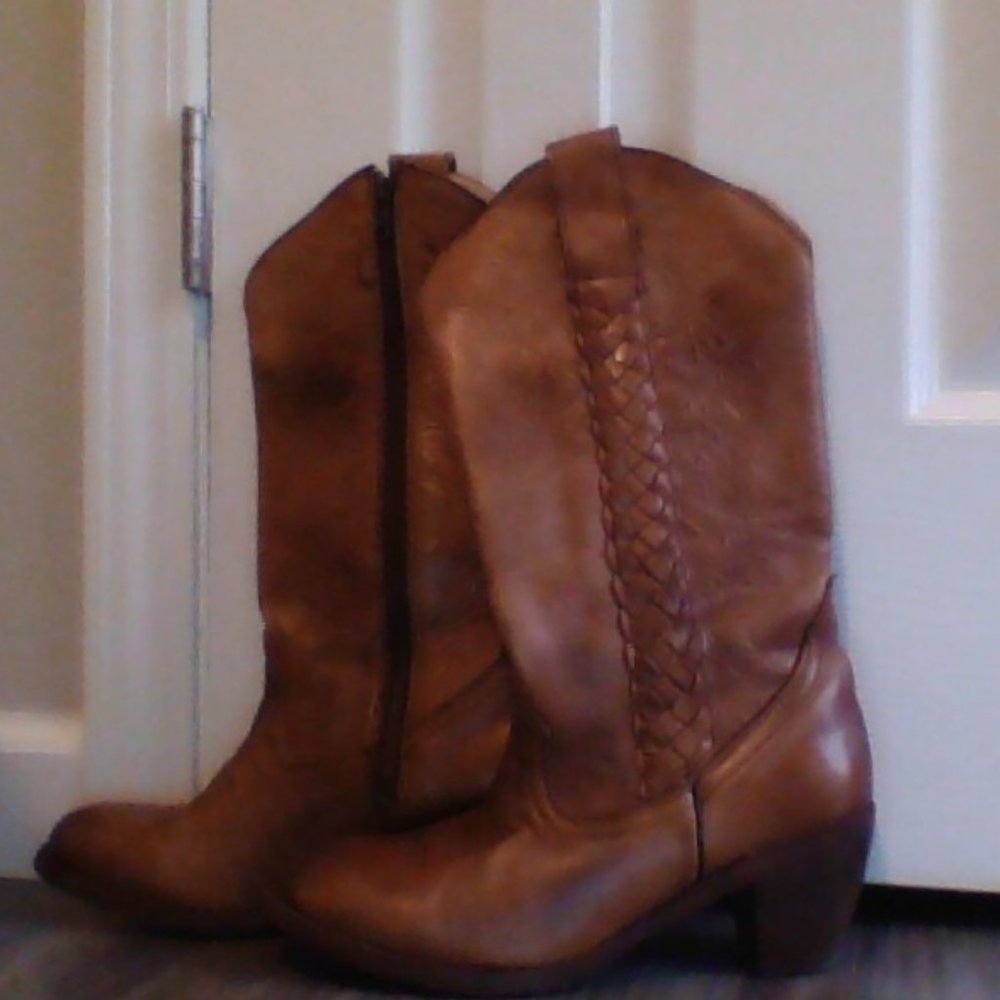 Bed|Stu Cowgirl Boots